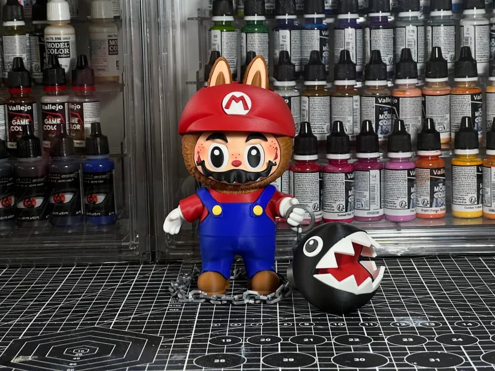 🧸 عروسک لبوبو مدل Mario با Chain Chomp | رنگ‌آمیزی دستی | چاپ سه‌بعدی +PLA | ارتفاع ۱۵ سانتی‌متر — تصویر ۳