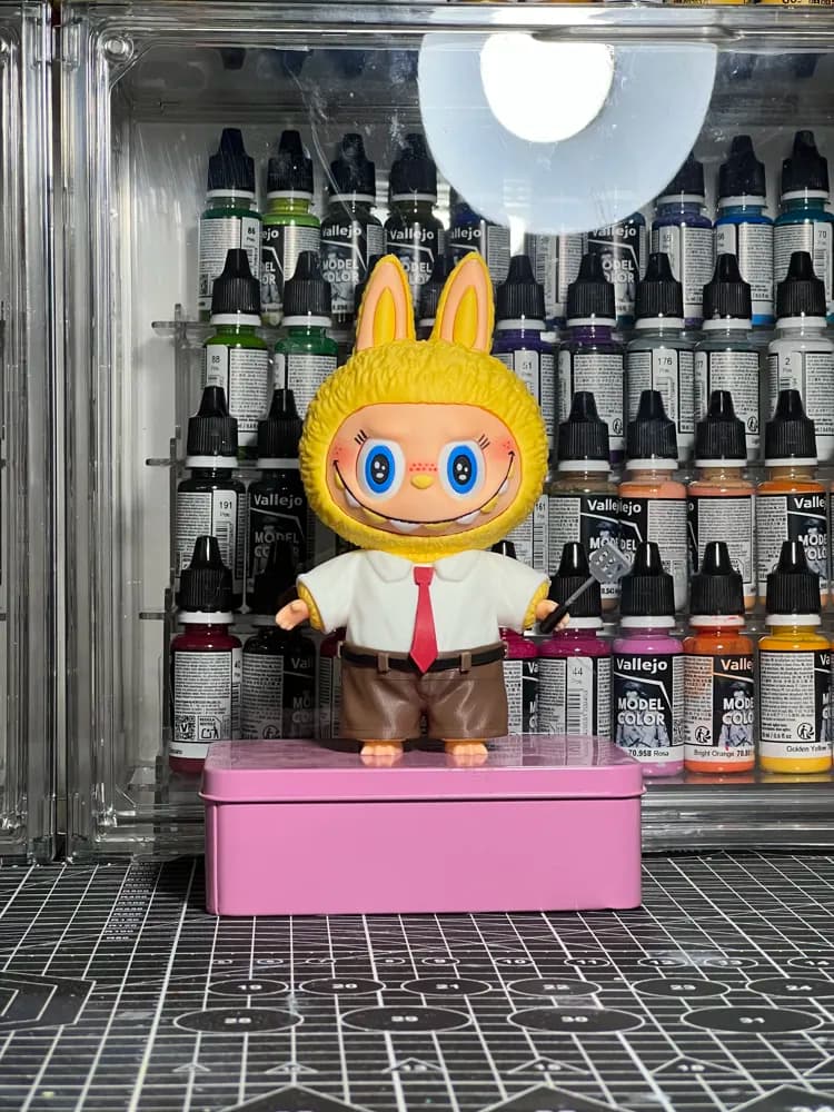 🧸 عروسک لبوبو مدل SpongeBob | رنگ‌آمیزی دستی | چاپ سه‌بعدی +PLA | ارتفاع ۱۵ سانتی‌متر | همراه کف گیر