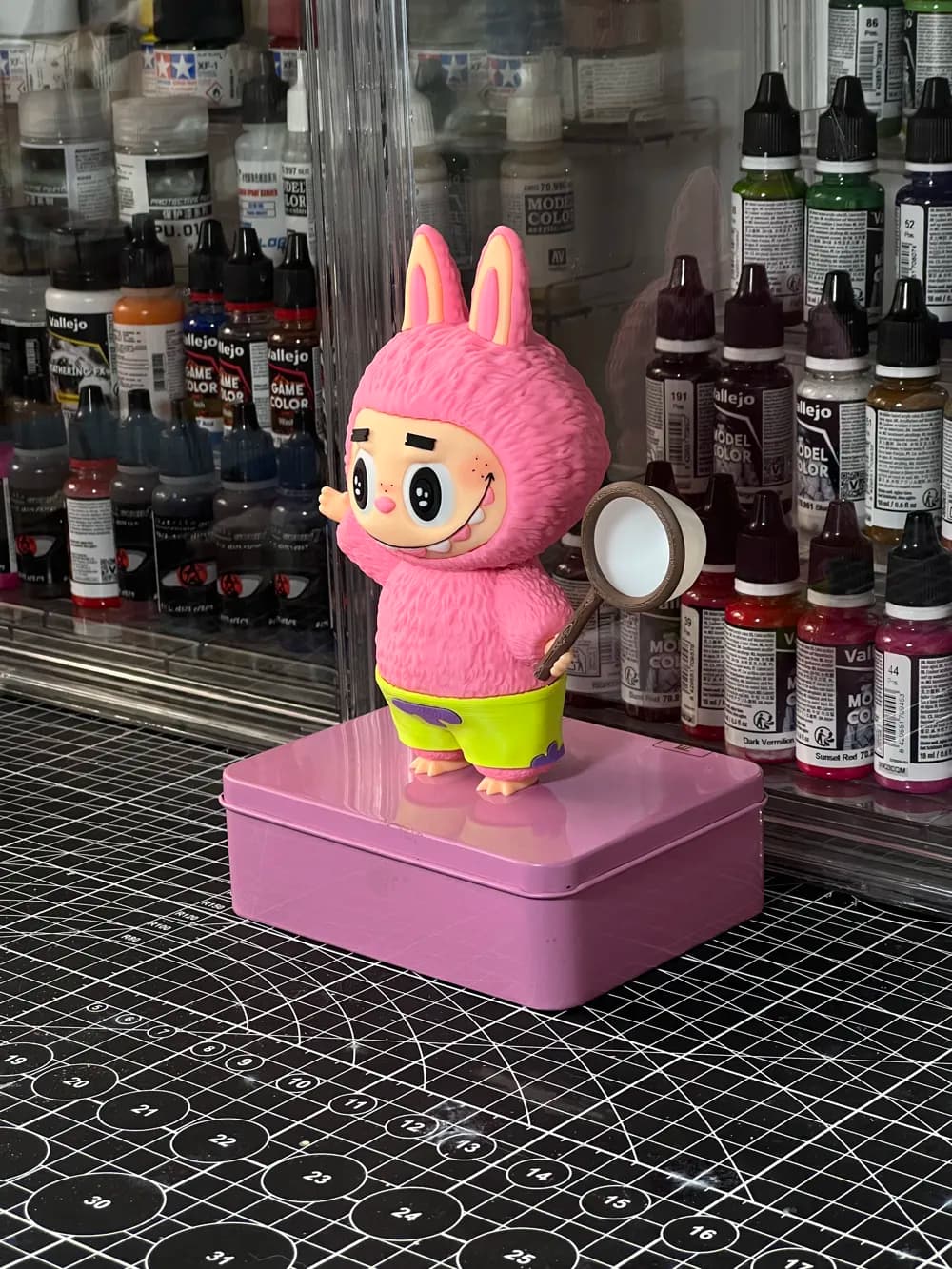 🧸 عروسک لبوبو مدل پاتریک | رنگ‌آمیزی دستی | چاپ سه‌بعدی +PLA | ارتفاع ۱۵ سانتی‌متر | همراه تور ماهیگیری