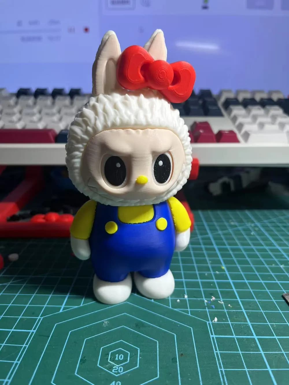 🧸 عروسک لبوبو مدل کیتی (Hello Kitty) | رنگ‌آمیزی دستی | چاپ سه‌بعدی +PLA | ارتفاع ۱۳ سانتی‌متر