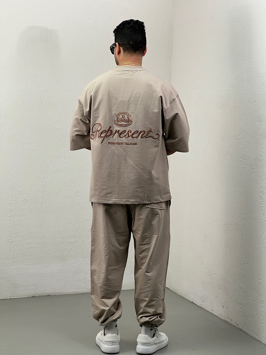ست مردانه تیشرت و جاگر گلدوزیamiri — تصویر ۴