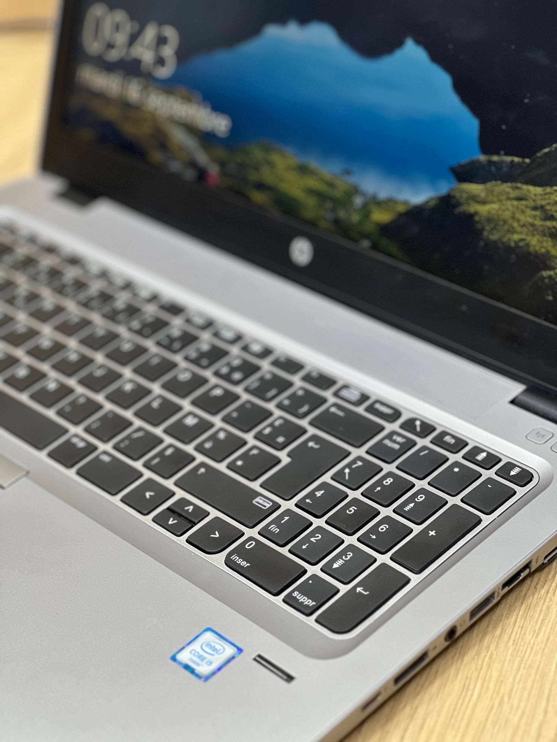 لپ تاپ HP 850 G3 i5 6300U | 8GB | SSD 256GB | Intel HD | 15.6 inch FHD — تصویر ۳