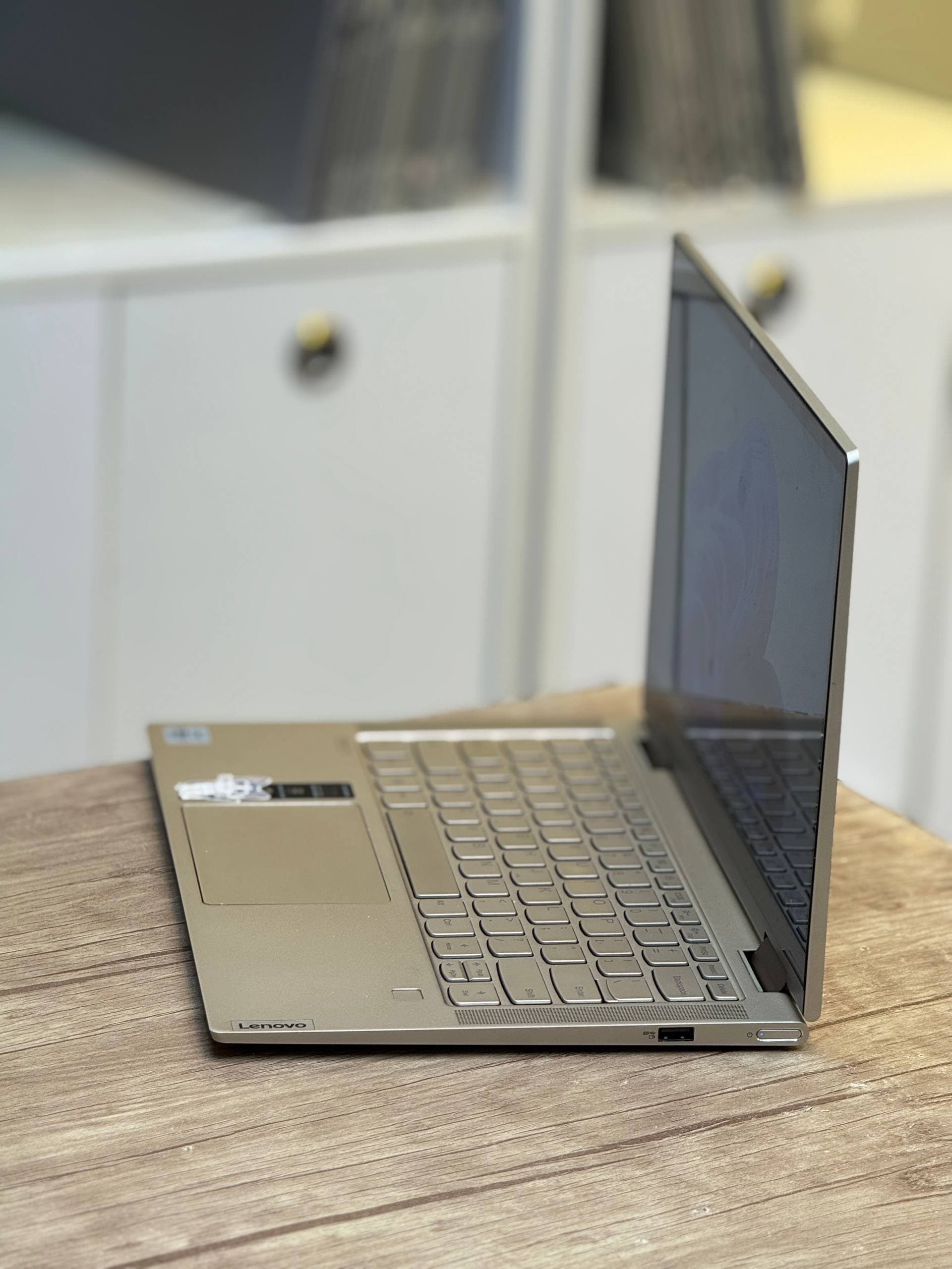 لپ تاپ Lenovo C740 i5(10210U) 8GB-256SSD-Intel UHD X360 Touch — تصویر ۸