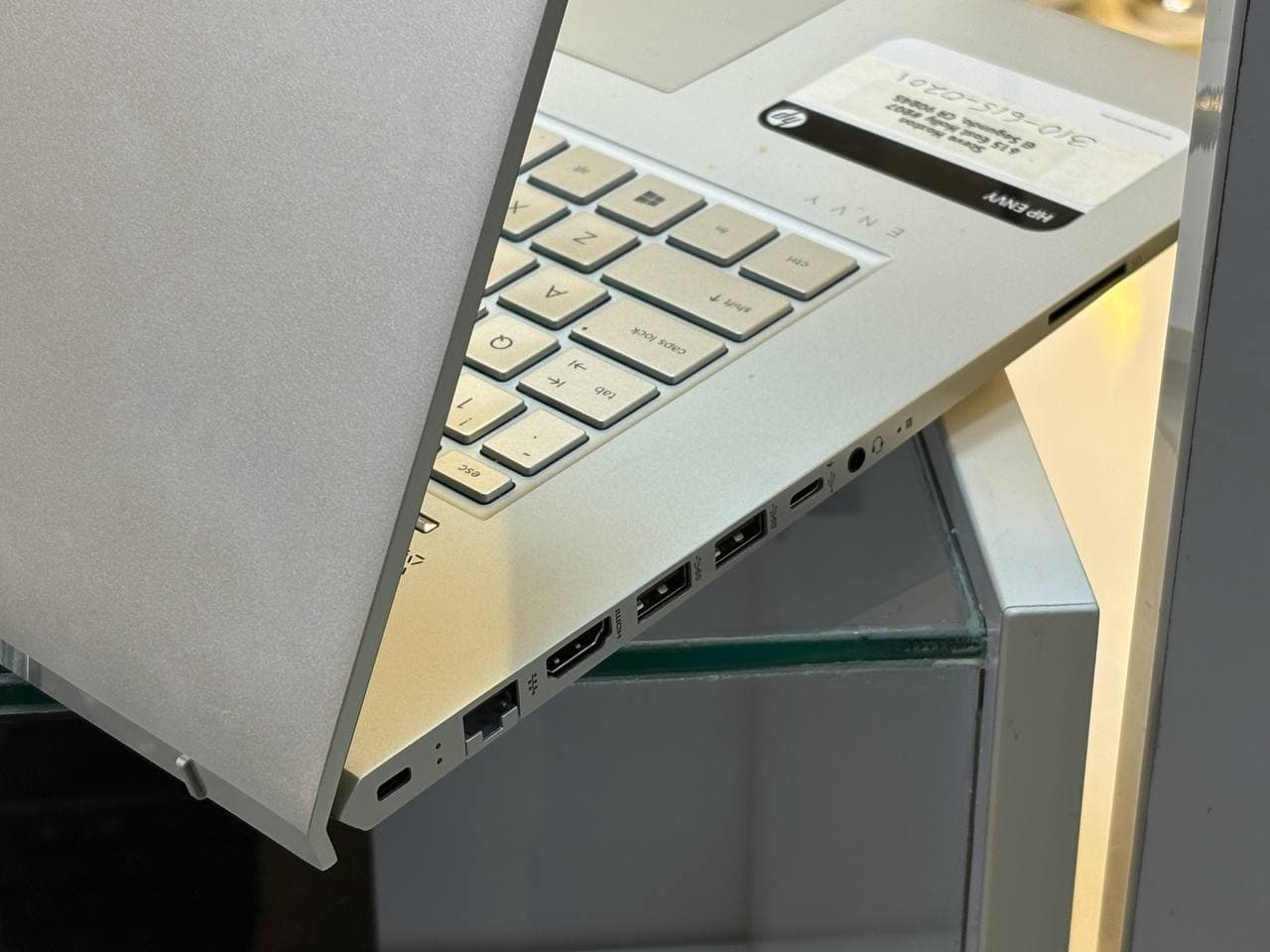 لپ تاپ HP Envy 17 i7(7500U) 16GB-256SSD-Nvidia 940MX 2GB Touch — تصویر ۵