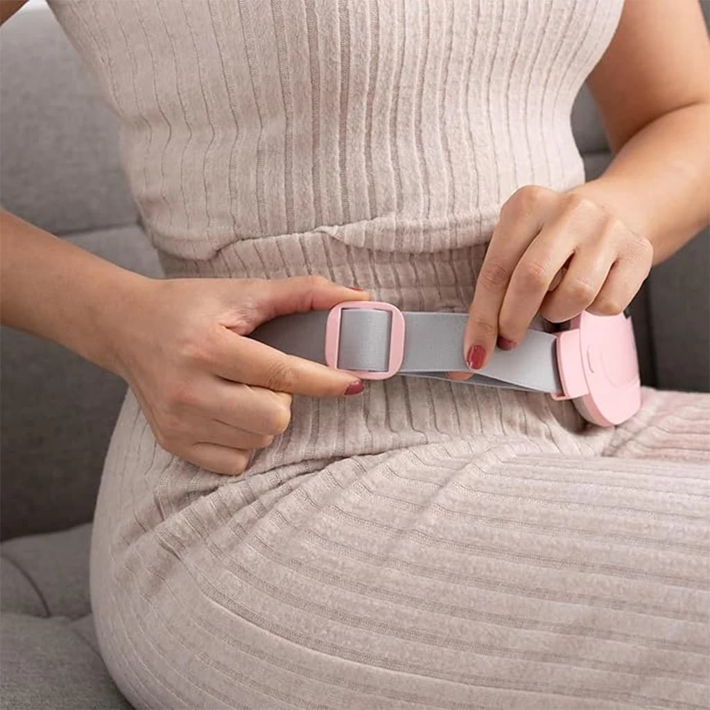 ماساژور گرم‌کننده و تسکین‌دهنده درد پریودی | طراحی کادویی صورتی شیک مخصوص روزهای خاص شما — تصویر ۴
