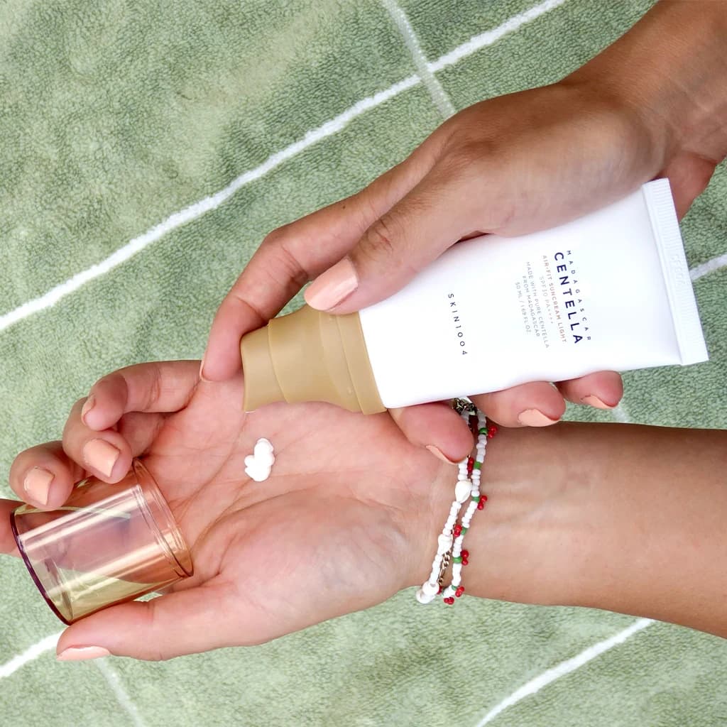 ضد آفتاب سنتلا ایر فیت مدل Madagascar Centella Air-Fit Suncream Light SPF30 — تصویر ۹