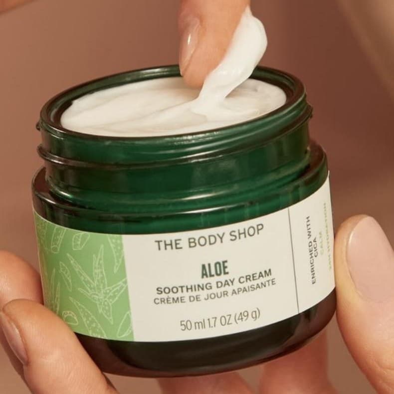 کرم روز مرطوب‌ کننده بادی‌ شاپ The Body Shop مدل Aloe حجم 50 میل — تصویر ۳