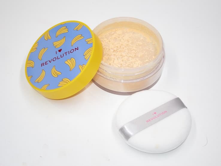 پودر بیک فیکس کننده آرایش رولوشن مدل I Heart رنگ بنانا — تصویر ۷