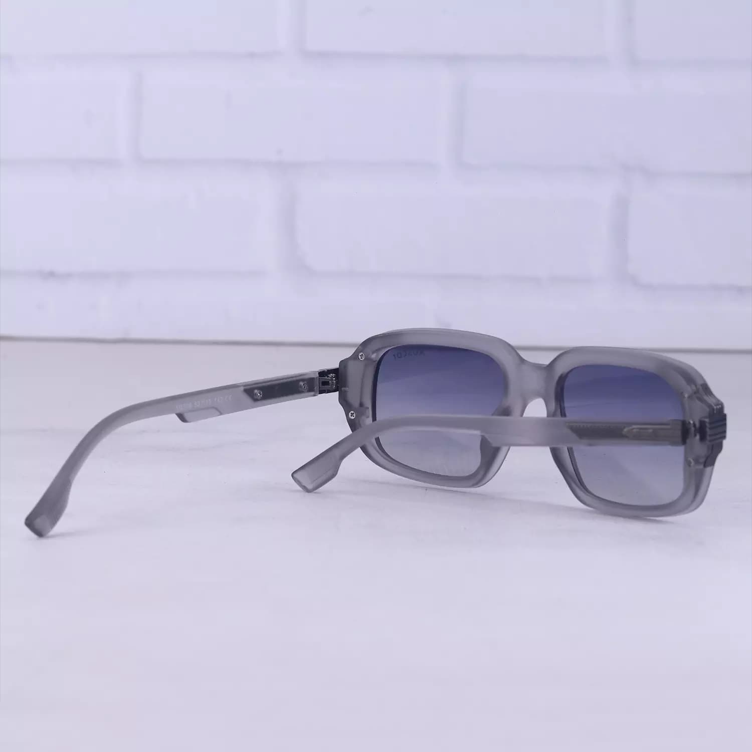 عینک آفتابی موسکات فریم مربع طوسی M 8509/8 — تصویر ۵