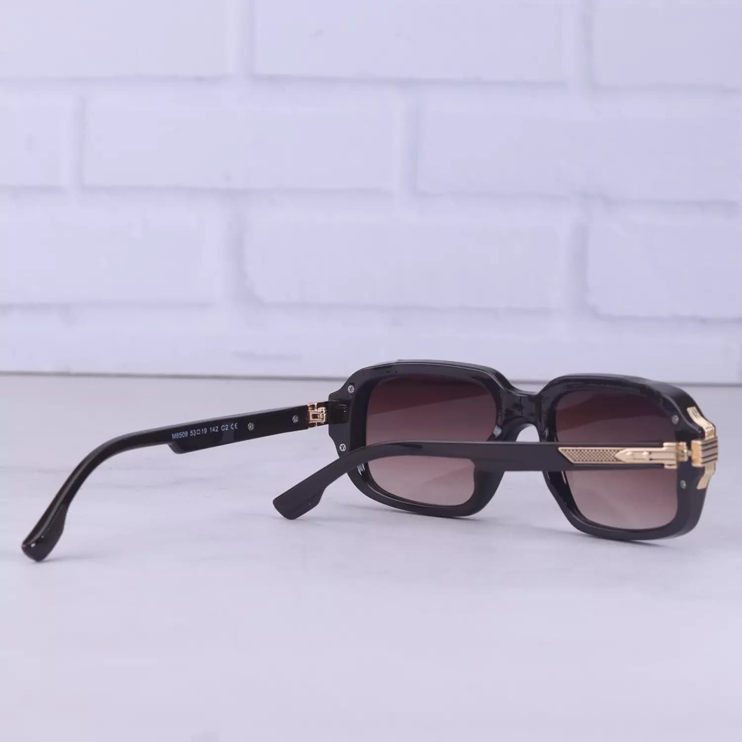 عینک آفتابی موسکات فریم مربع قهوه ای M 8509/7 — تصویر ۵
