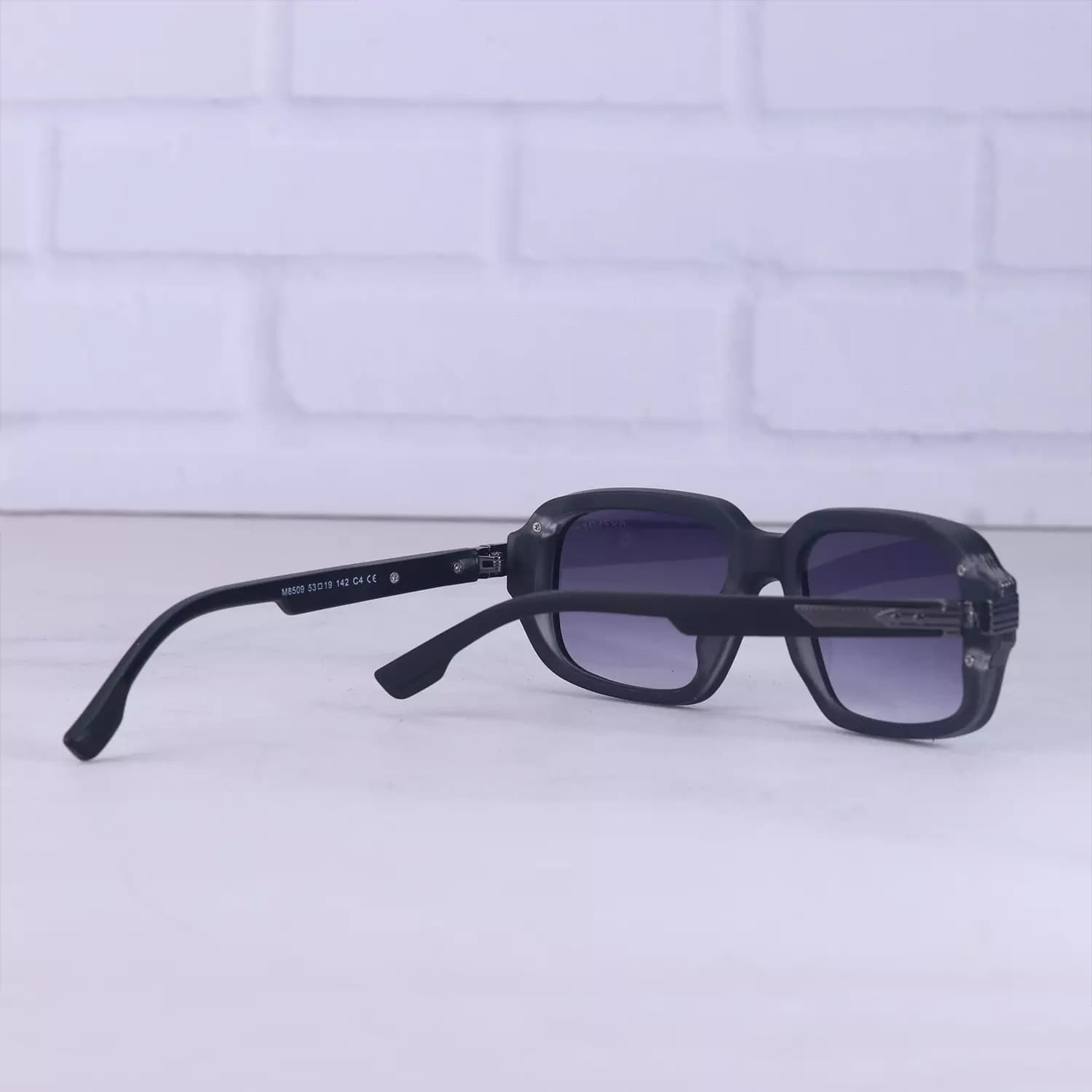 عینک آفتابی موسکات فریم مربع مشکی مات M8509/6 — تصویر ۴