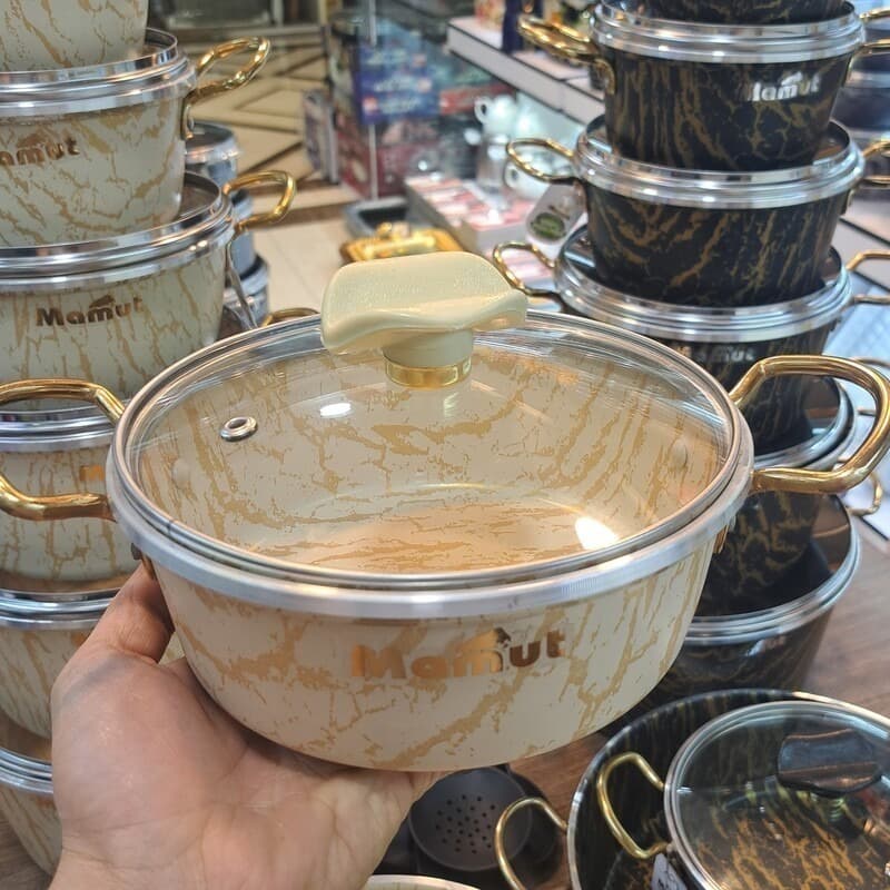 سرویس قابلمه ۲۱ پارچه گرانیتی ماموت مدل ماربل طرح سنگی با دسته PVD طلایی + ست کفگیر و ملاقه — تصویر ۸