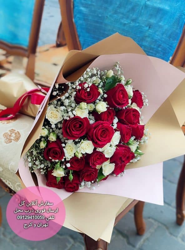 دسته گل 20 شاخه ای رز هلندی با رز مینیاتور و ژیپسوفیلا