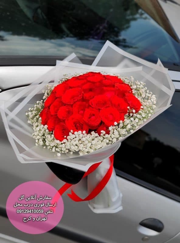 دسته گل 50 شاخه ای رز ایرانی ممتاز با عروس — تصویر ۵