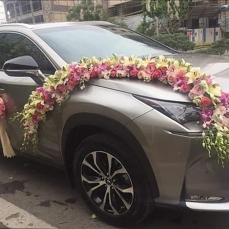 گل آرایی ماشین عروس زیبا