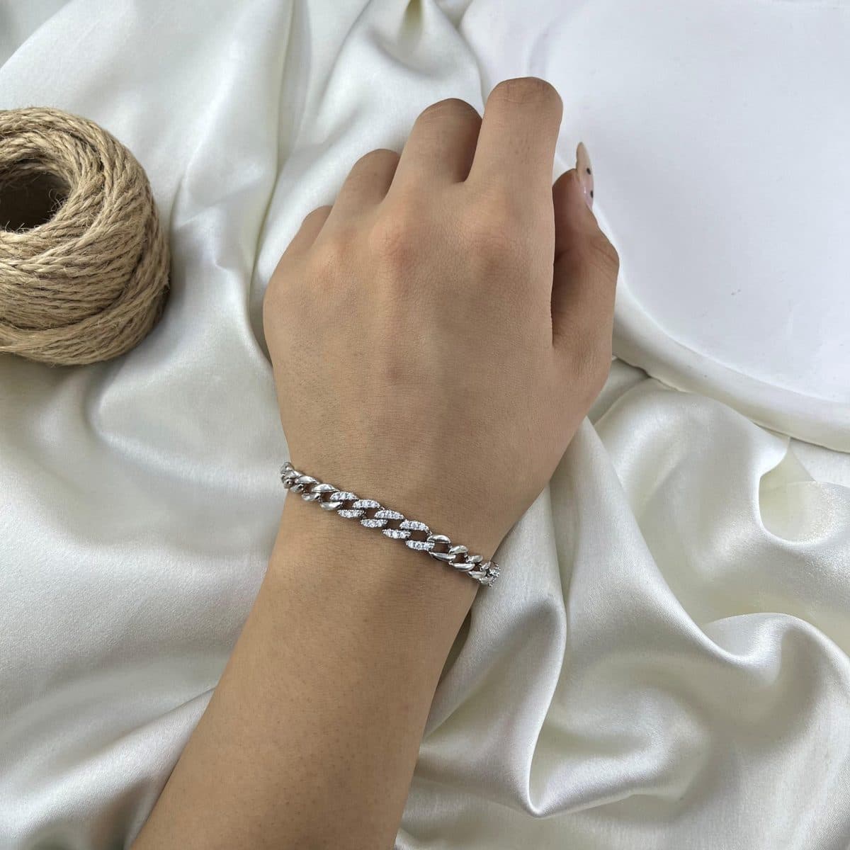 دستبند زنانه ژوپینگ مدل کارتیه کد B5532 — تصویر ۴