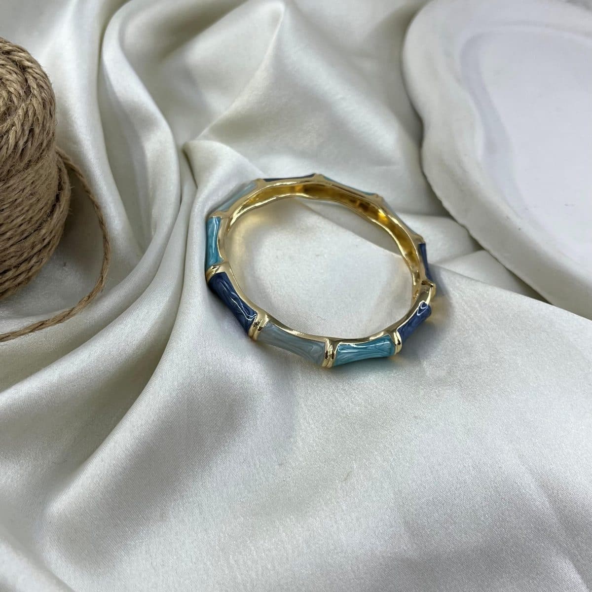 دستبند زنانه بنگل مدل میناکاری B5517 — تصویر ۱۱