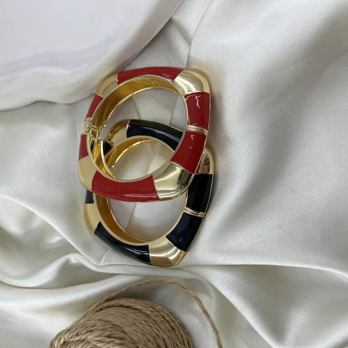 دستبند زنانه بنگل مدل میناکاری B5515 — تصویر ۱۱