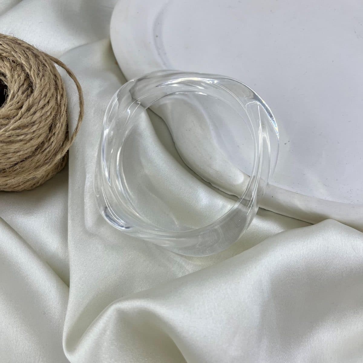 دستبند زنانه بنگل مدل رزین کد B5590 — تصویر ۳
