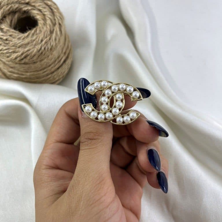 گل سینه زنانه مدل شنل مروارید G4203 — تصویر ۷