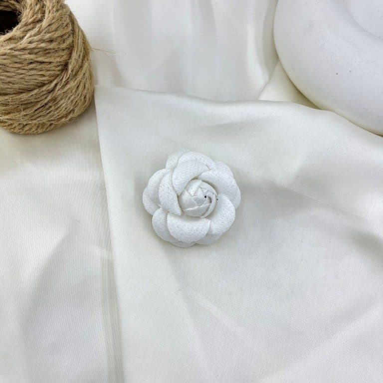 گل سینه زنانه مدل گل پارچه ای کد G4208 — تصویر ۳