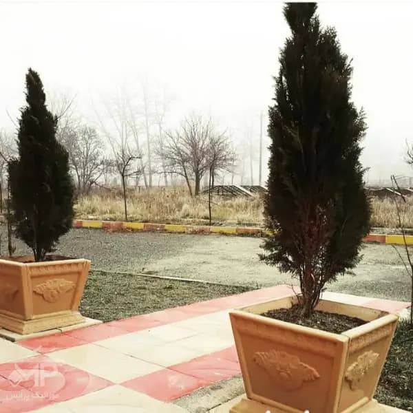 گلدان پلیمری مربعی رومی(ابعاد:50×50×50، وزن:60) — تصویر ۸
