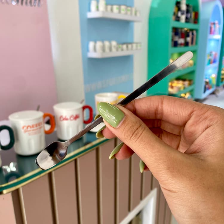 لیوان فانتزی درب دار کد 55 — تصویر ۵