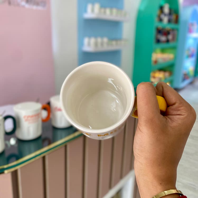 لیوان فانتزی درب دار کد 55 — تصویر ۴