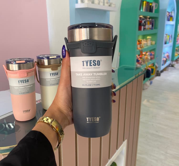 تراول ماگ Tyeso بند سلیکونی 710 میل — تصویر ۵