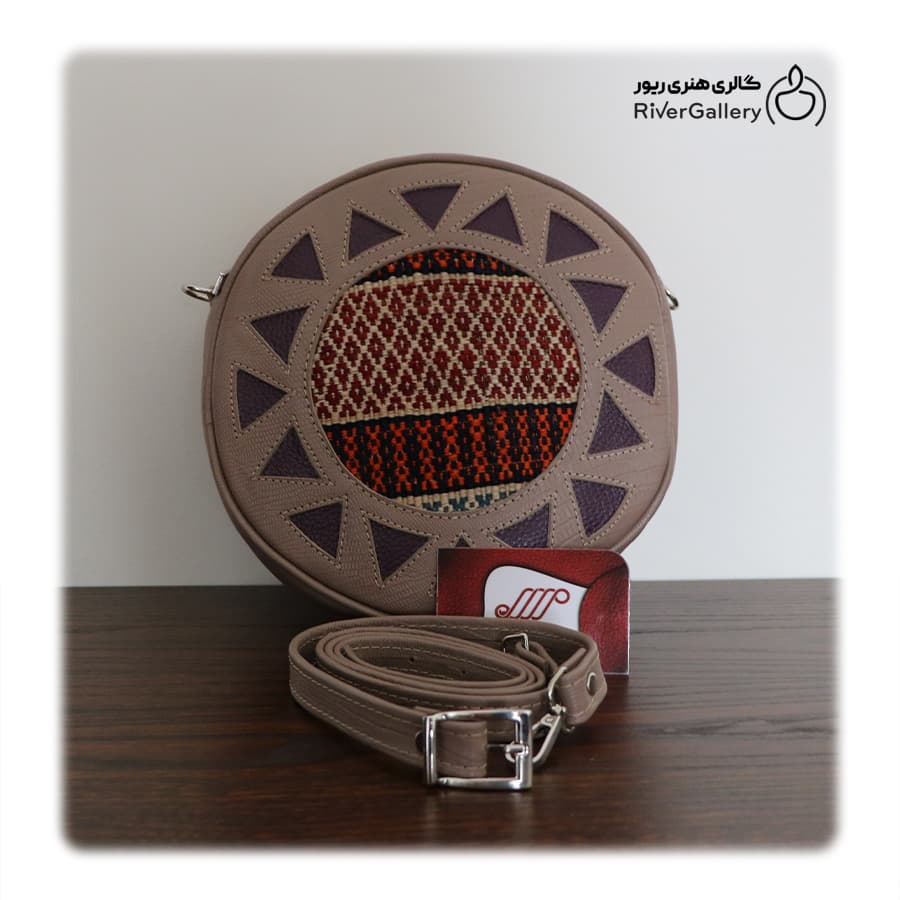 کیف دوشی چرم طبیعی مهتاب با طرح گلیم