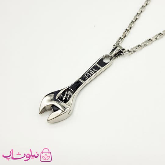 گردنبند پسرانه مدل آچار نقره ای استیل کد 210