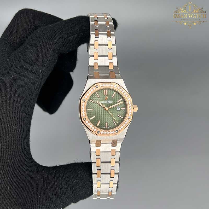 ساعت زنانه اودمار پیگه دو رنگ رزگلد نقره ای صفحه سبز Audemars piguet 2025 — تصویر ۶