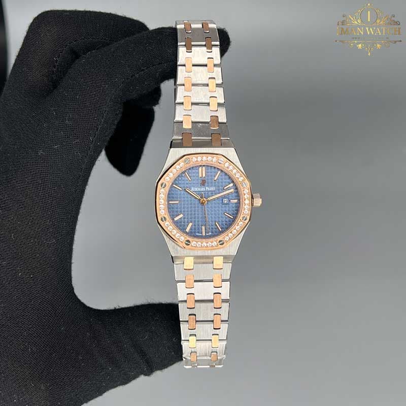 ساعت زنانه اودمار پیگه دو رنگ رزگلد نقره ای صفحه آبی Audemars piguet 2024 — تصویر ۶