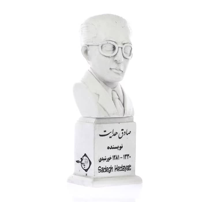 سردیس صادق هدایت — تصویر ۴
