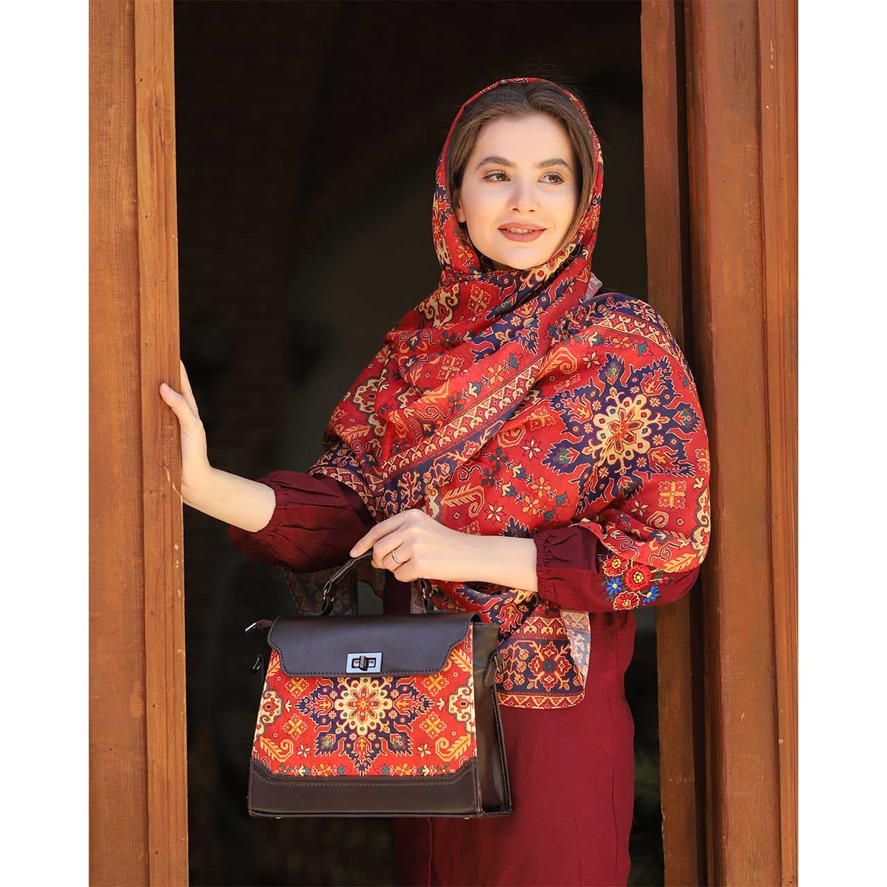 ست کیف و شال زنانه پیچک کد 16 — تصویر ۳