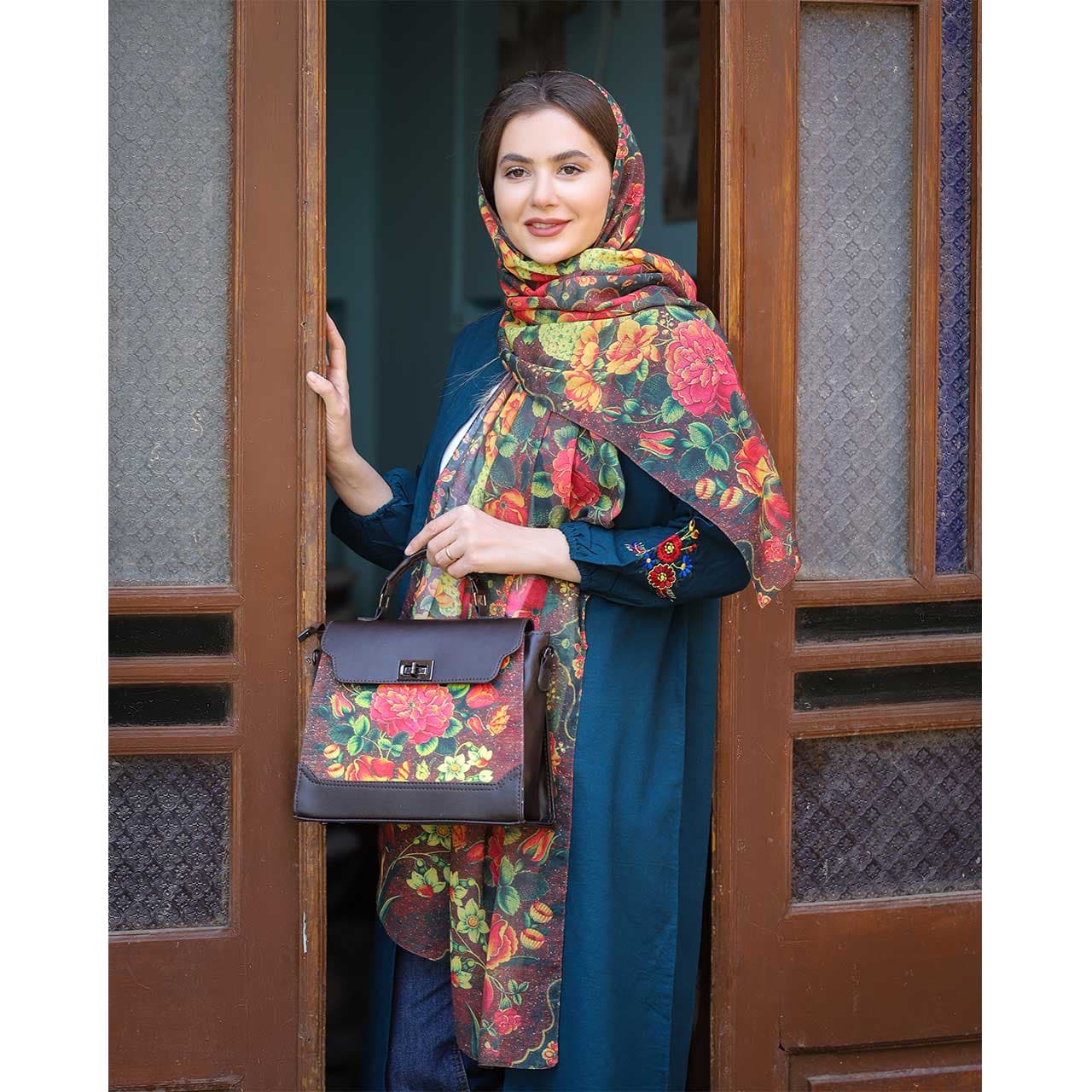 ست کیف و شال زنانه پیچک کد 10 — تصویر ۳