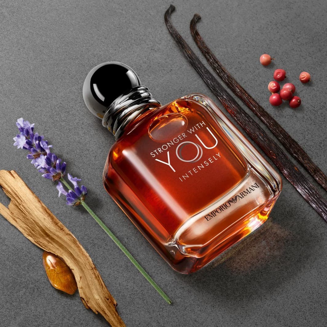 ادوپرفیوم مردانه جیورجیو آرمانی استرانگر ویت یو اینتنسلی _ Giorgio Armani Emporio Armani Stronger With You Intensely — تصویر ۶