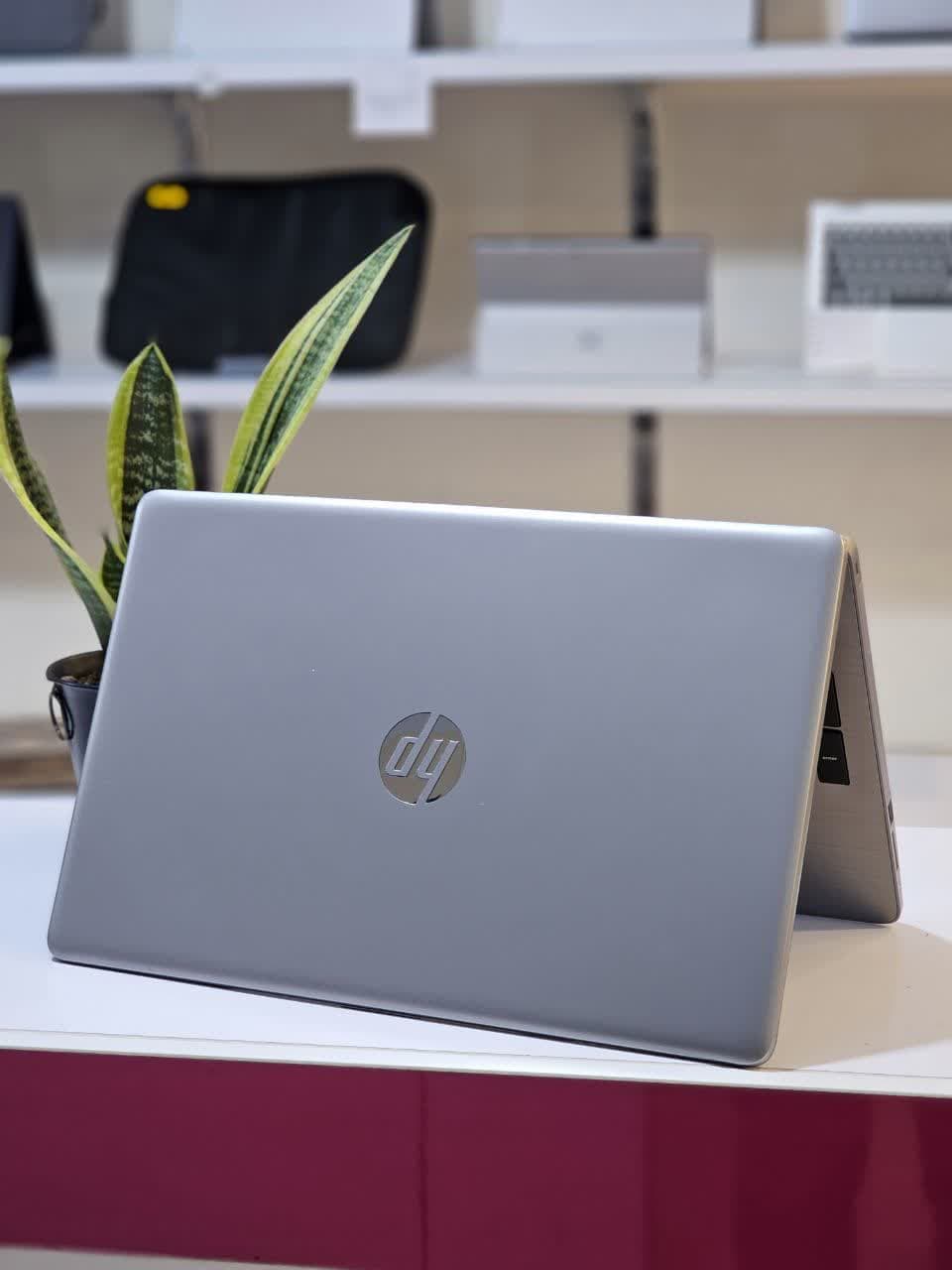 HP 255 G7 ryzen5 3500U-8GB 256 SSD 2GB GRAPHICلپتاپ اچ پی — تصویر ۳