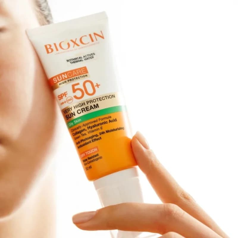 ضدآفتاب دوتینی SPF50 فاقد رنگ مدل sun care مناسب پوست چرب حجم 50 میلی لیتر — تصویر ۹