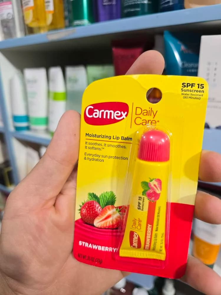 بالم لب توت فرنگی تیوپی کارمکس carmex اصلی به شرط اصالت | اورجینال