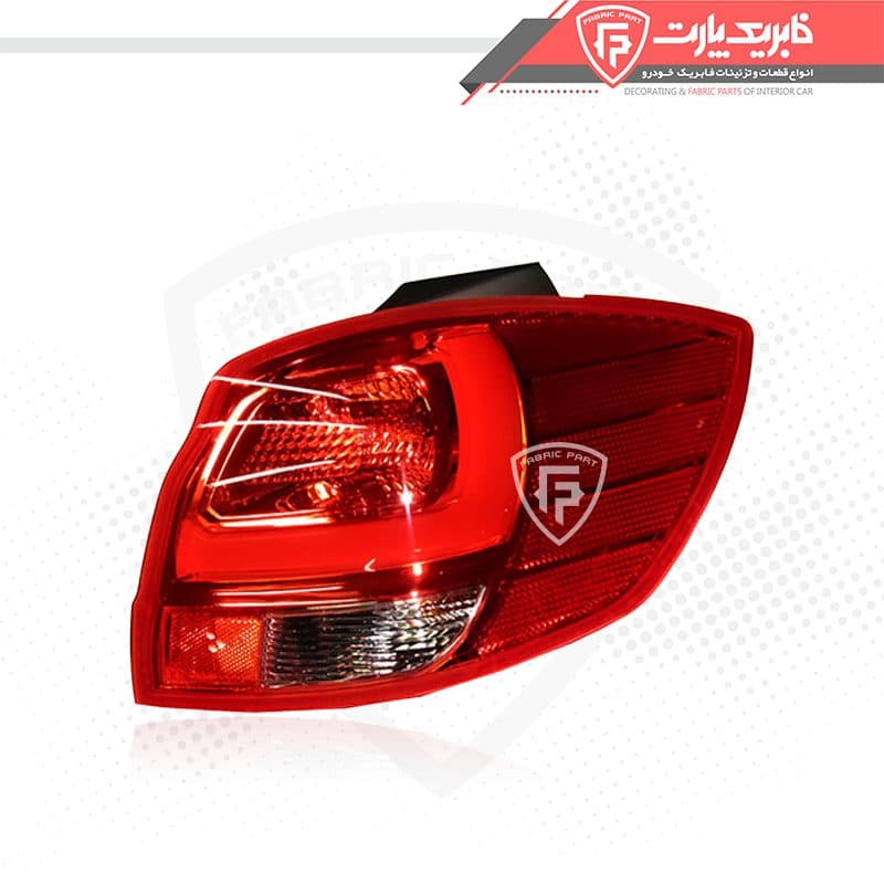 چراغ خطر عقب کوئیک روی بدنه راست
