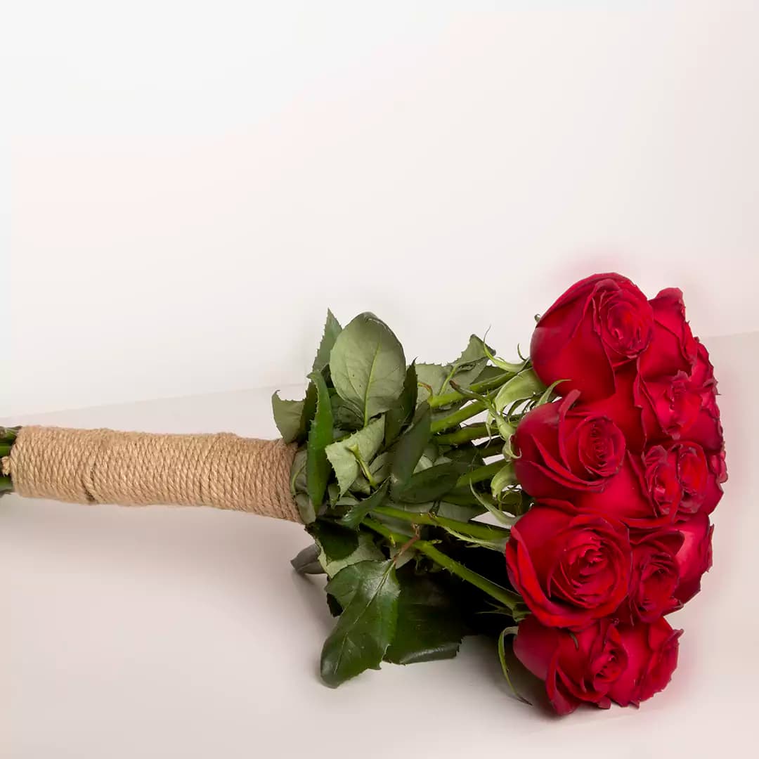 دسته گل رز هلندی قرمز کد 21323|باختر🌹