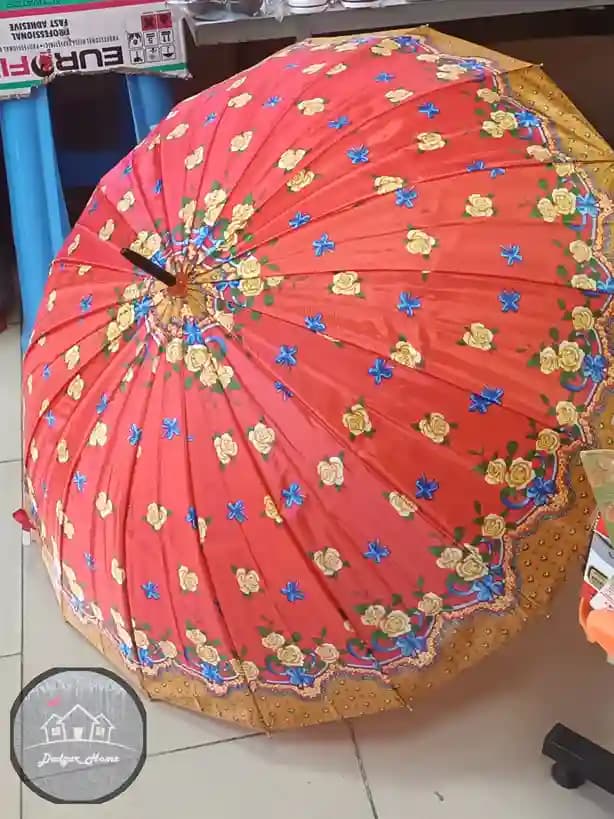 چتر گلدار نارنجی — تصویر ۳