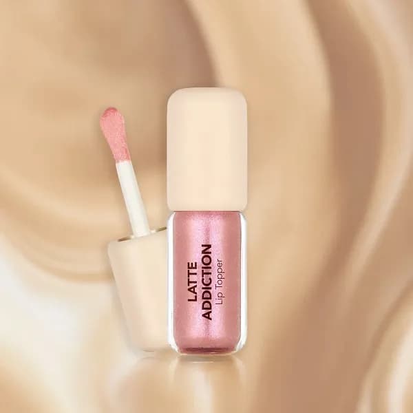 لیپ گلاس Latte Addiction فلورمار رنگ Pink Glaze 002 — تصویر ۵