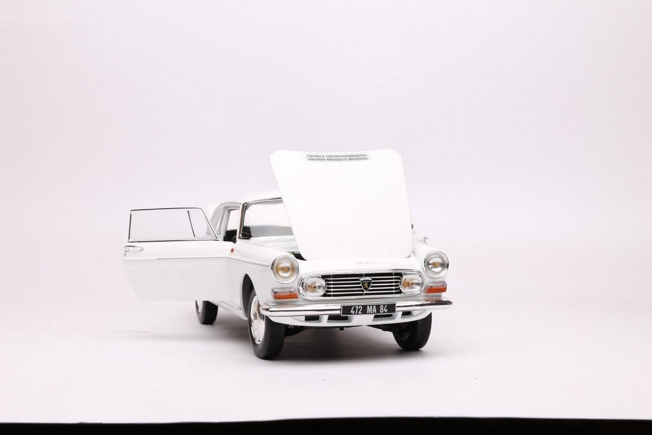 ماکت ماشین Peugeot 404 Coupe برند Norev — تصویر ۳