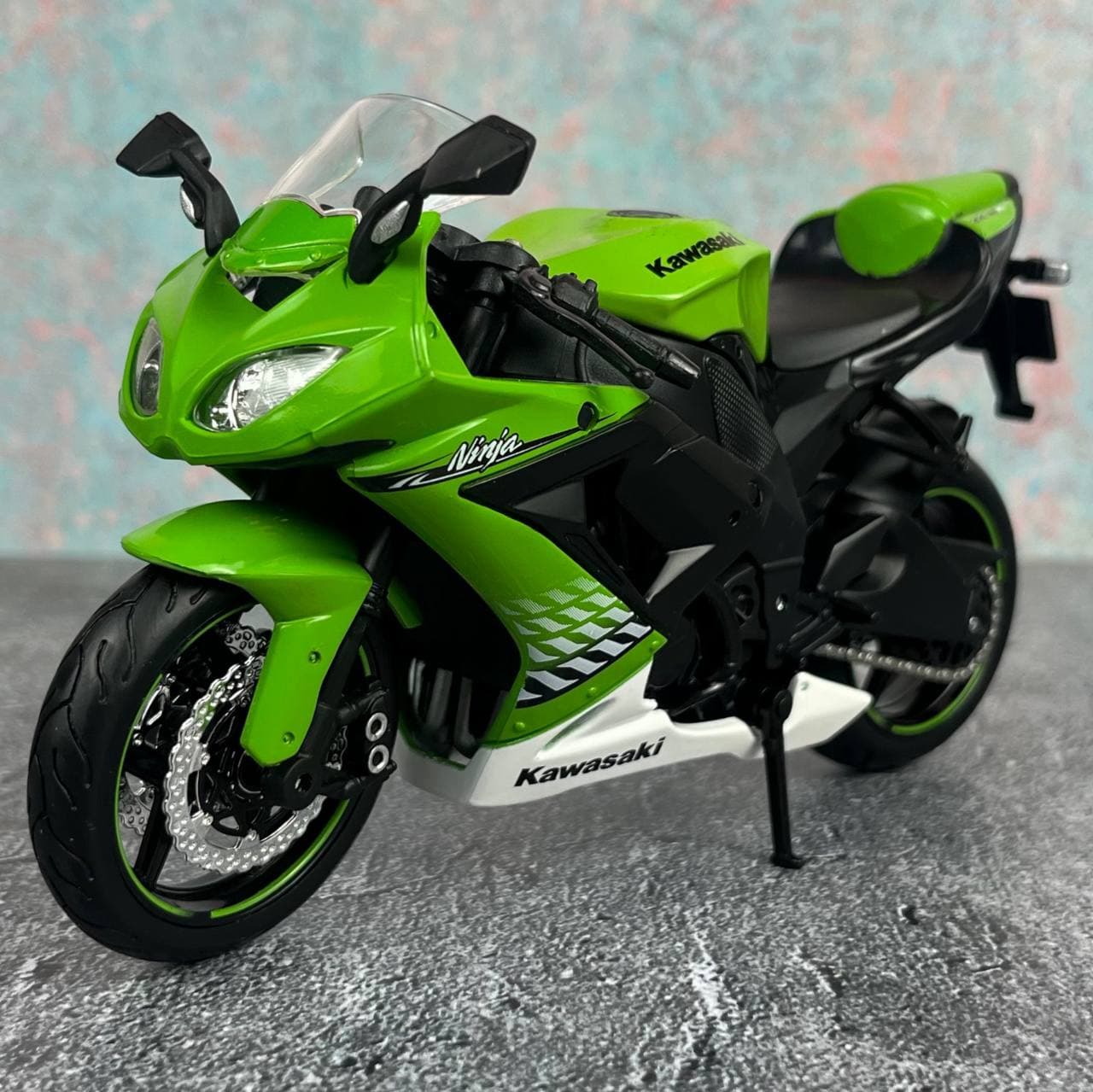 ماکت موتور Kawasaki ZX-10R برند Maisto — تصویر ۵