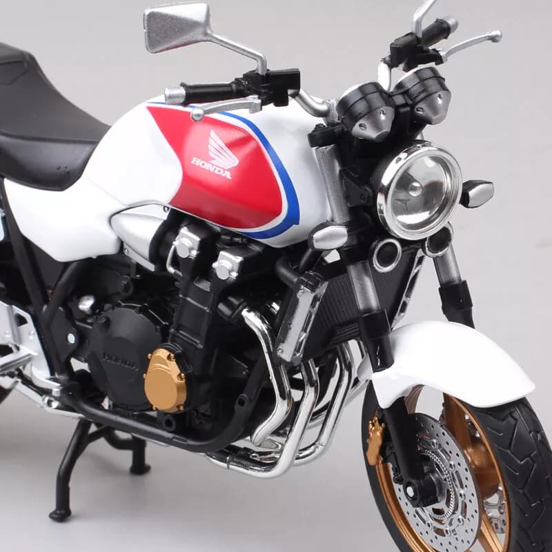 ماکت موتور CB1300 (سی بی ۱۳۰۰) برند Automaxx رنگ سفید — تصویر ۱۲