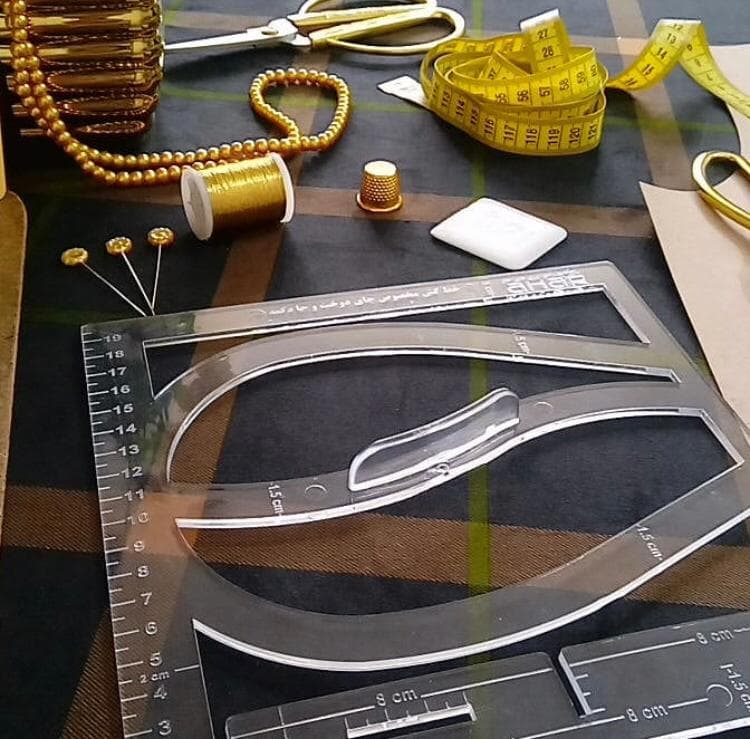 خط کش مخصوص جای دوخت و جای دکمه