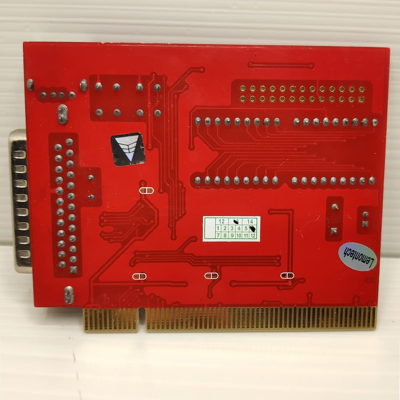 دیباگر اینترنال مادربرد با 8 سگمنت مدل Lemontech Debug PCI Card — تصویر ۵