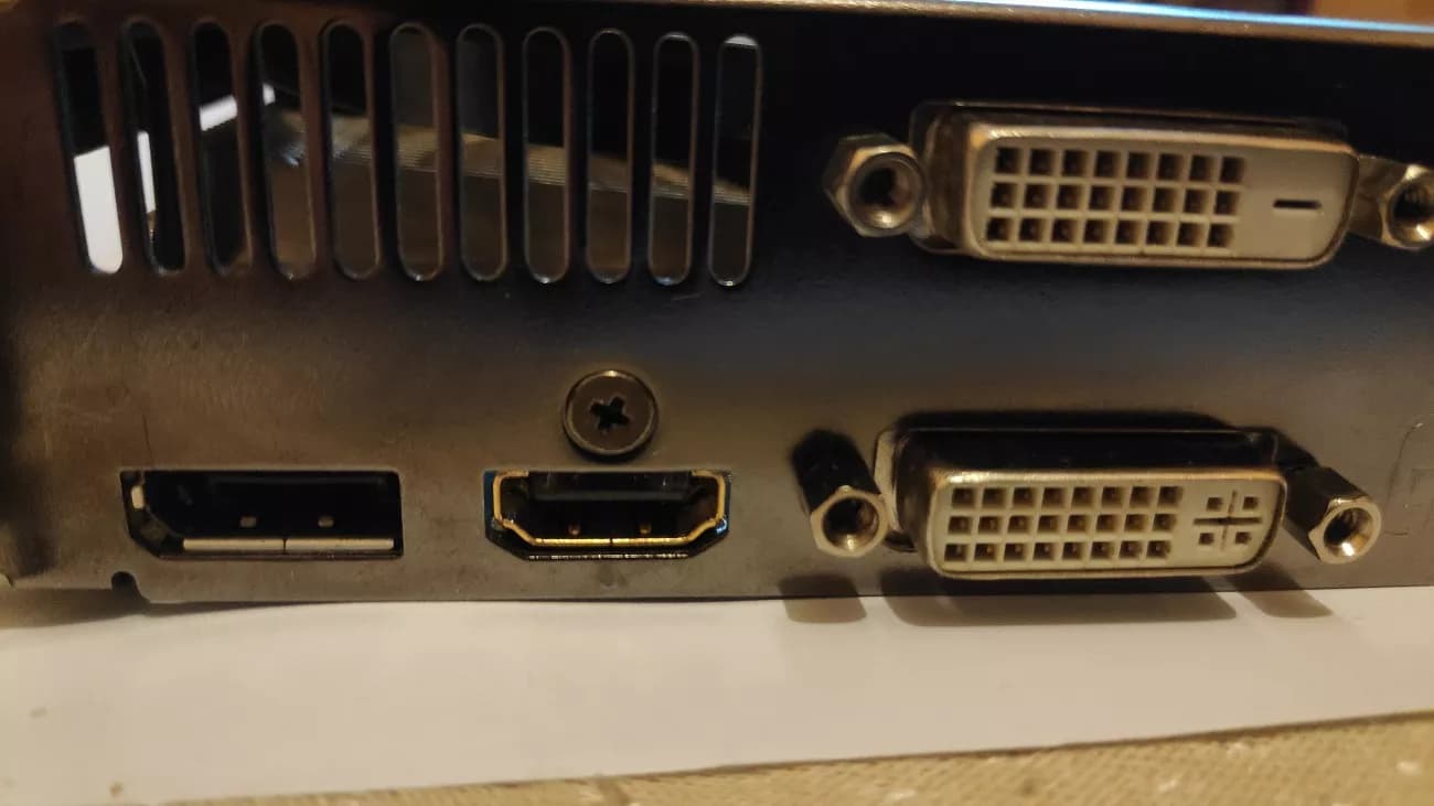 کارت گرافیک گیگابایت Gigabyte Radeon HD 6970 OC 2GB – کار کرده — تصویر ۵